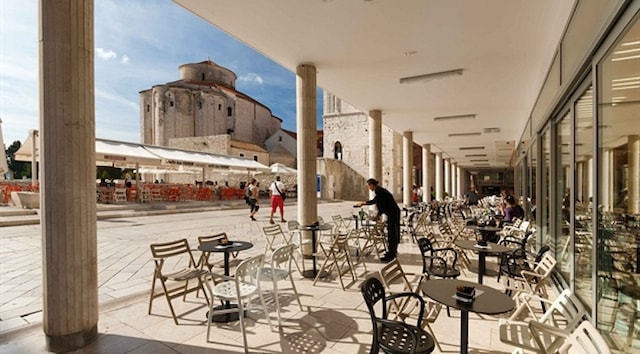 Jugendherberge und Café „Forum“, Zadar